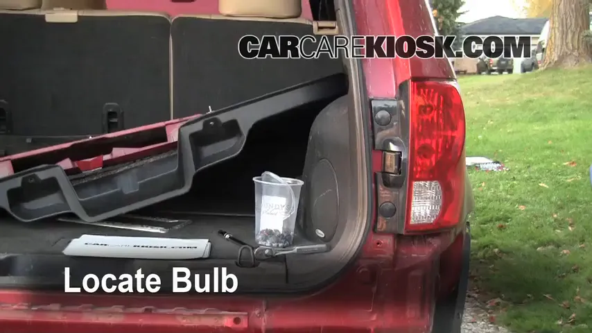 2006 Pontiac Torrent 3.4L V6 Lights Brake Light (replace bulb)